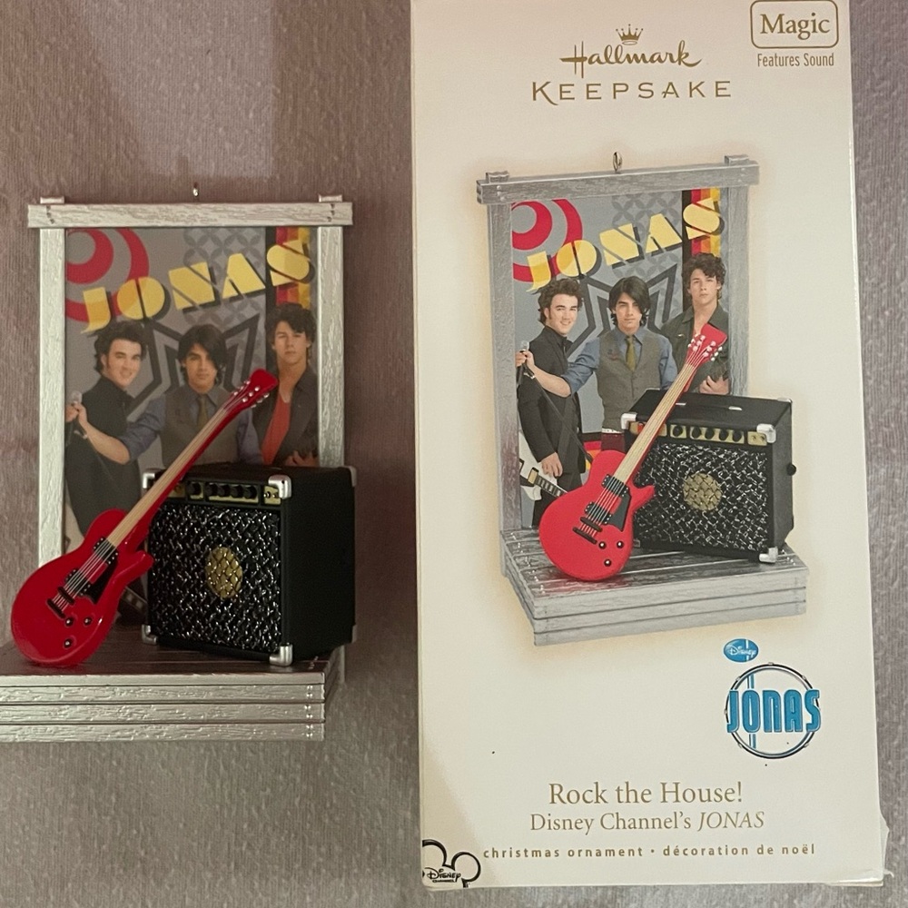 The Jonas Brothers!2009 Hallmark Keepsake Ornament